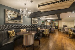 Dining - The Golden Lion Hotel, St Ives, Cambridgeshire (St Ives)