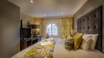 Deluxe Double Room | Desk, blackout drapes, iron/ironing board, free WiFi