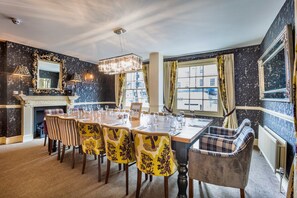 Dining - The Golden Lion Hotel, St Ives, Cambridgeshire (St Ives)