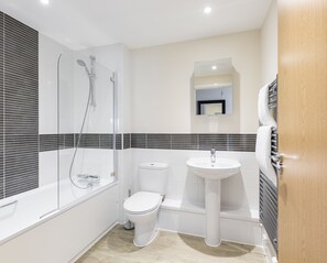 Luxury Apartment, 2 Bedrooms | Bathroom | Free toiletries, hair dryer, towels
