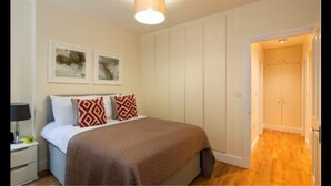 1 bedroom, in-room safe, iron/ironing board, cribs (surcharge) - Starlite Serviced Apartments (Leeds)