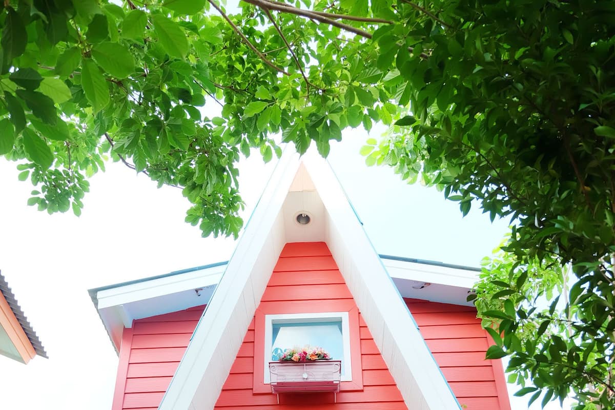 A Red Blue House | มินิบาร์, โต๊ะทำงาน, Wi-Fi ฟรี