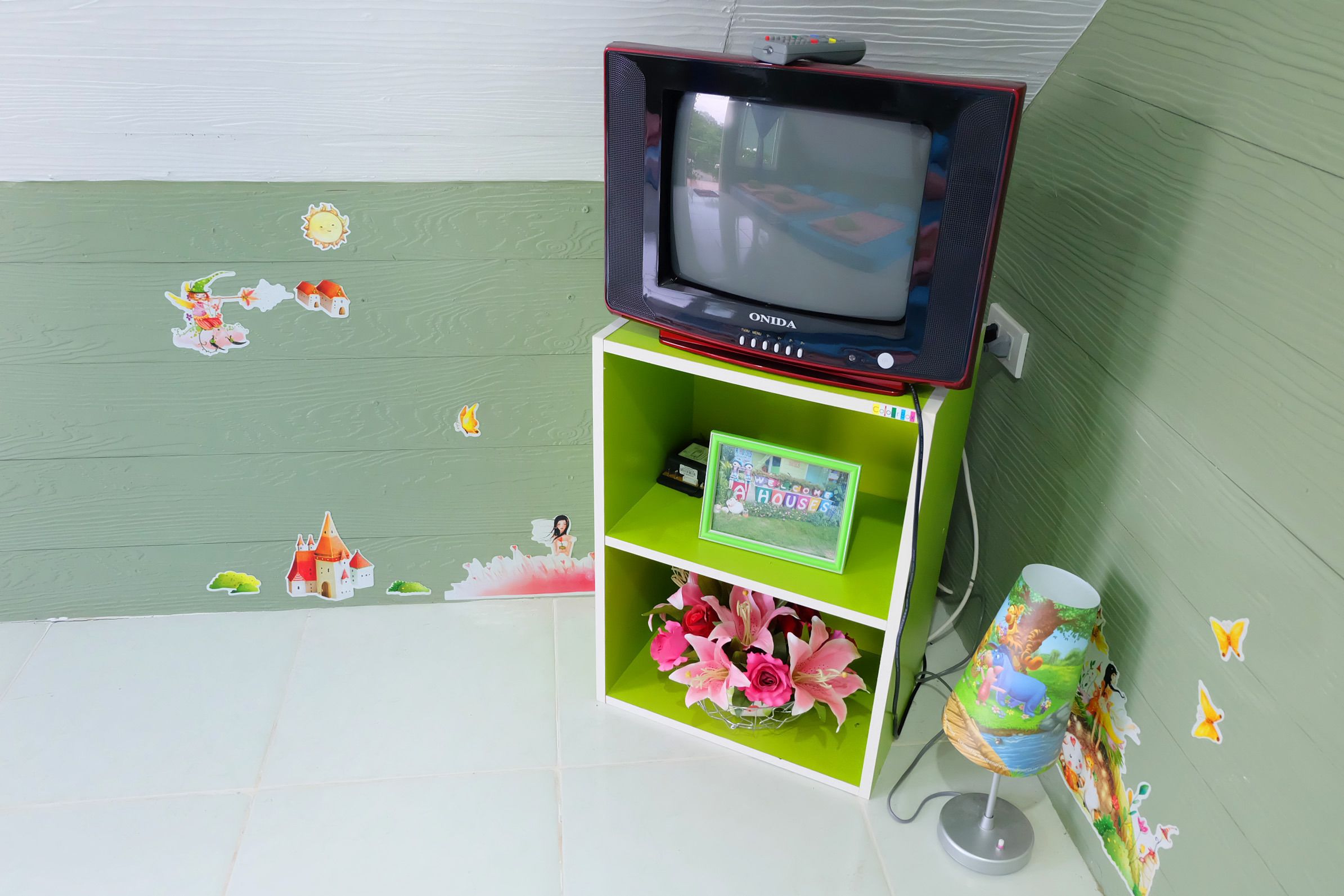 cartoon house | room amenity