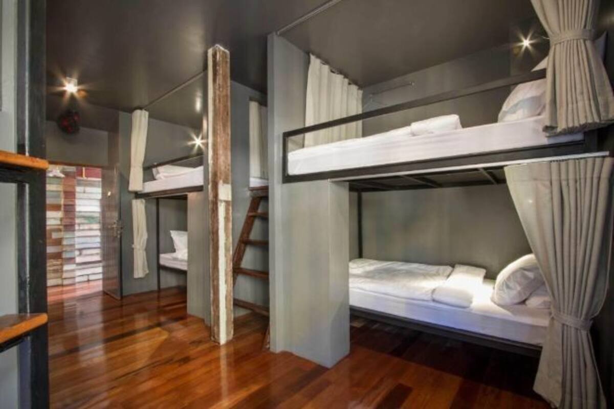 Wi-Fi de cortesia, roupa de cama