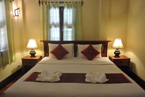 In-room safe, desk, soundproofing, free WiFi