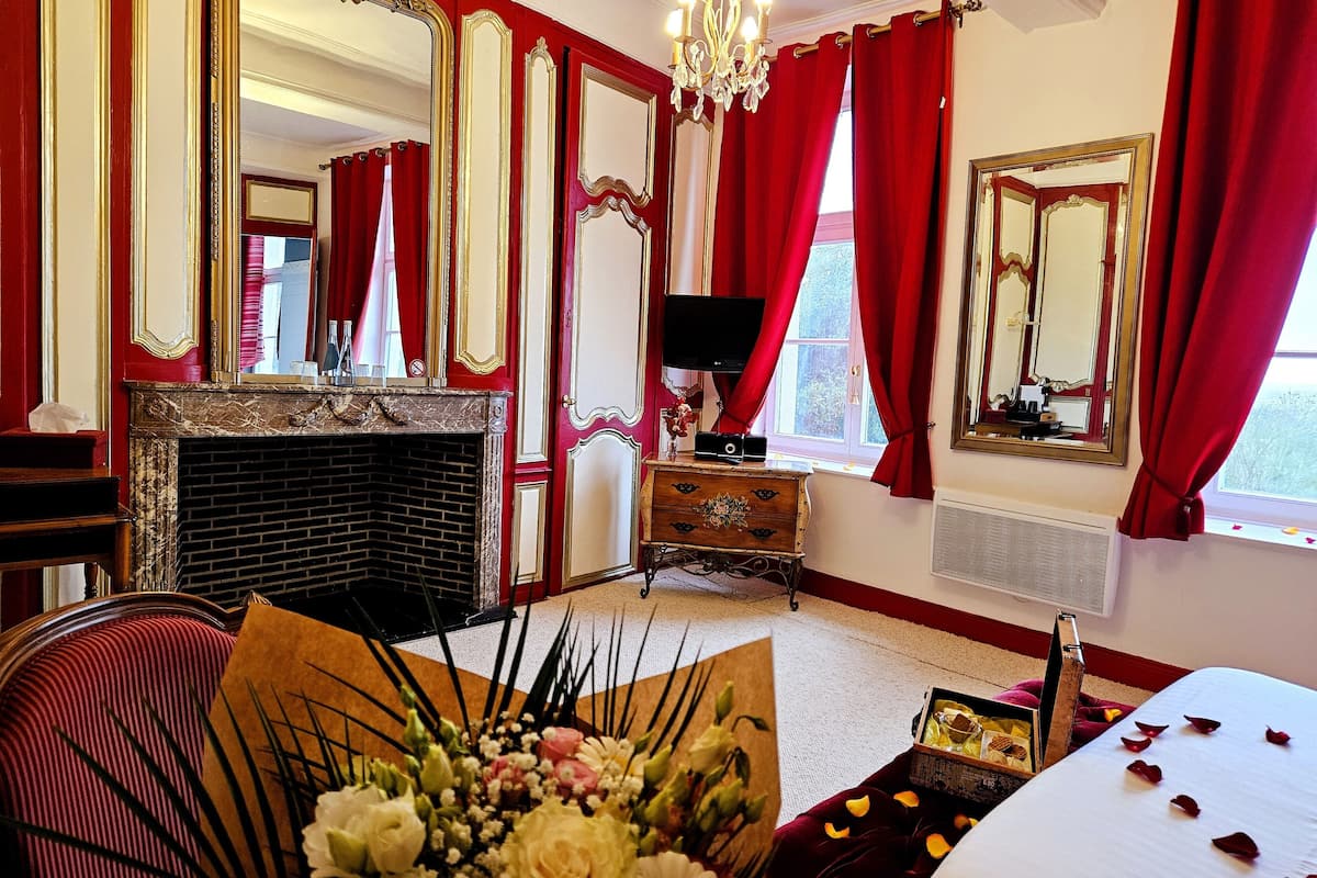 Deluxe tweepersoonskamer | 1 slaapkamer, een kluis op de kamer, individueel gedecoreerd