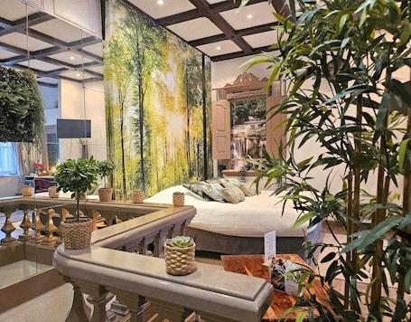 Suite Romantique, baignoire à jets | Coffres-forts dans les chambres, décoration personnalisée. Châtellerie de Schoebeque