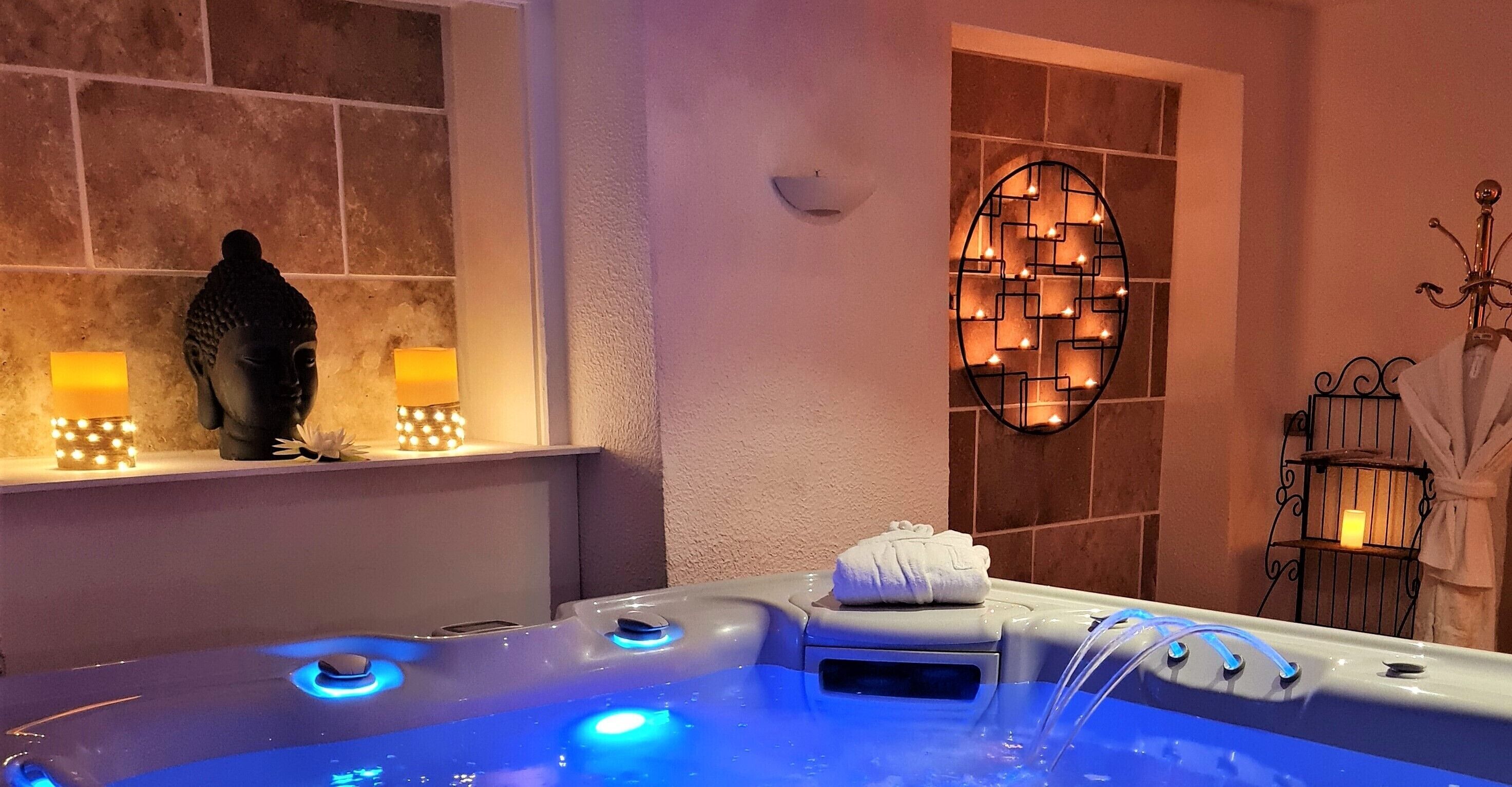 Romantic Suite, 1 King Bed, Sauna | Bathroom | Combined shower/bathtub, hydromassage showerhead, hair dryer, towels