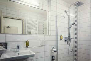 Doccia, set di cortesia gratuito, asciugacapelli, accappatoio