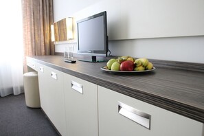 Standard Double or Twin Room | Minibar, in-room safe, desk, free cribs/infant beds - Hotel Malta (Karlovy Vary)