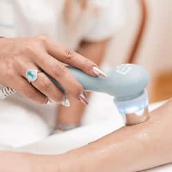 Soins corporels, soins d'hydrothérapie, salles de massage et de soins
