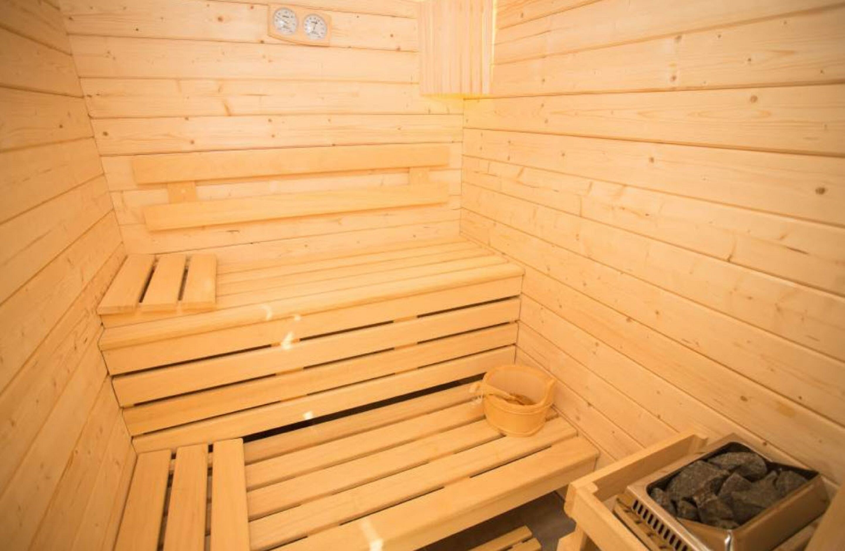 sauna, hot tub, massages