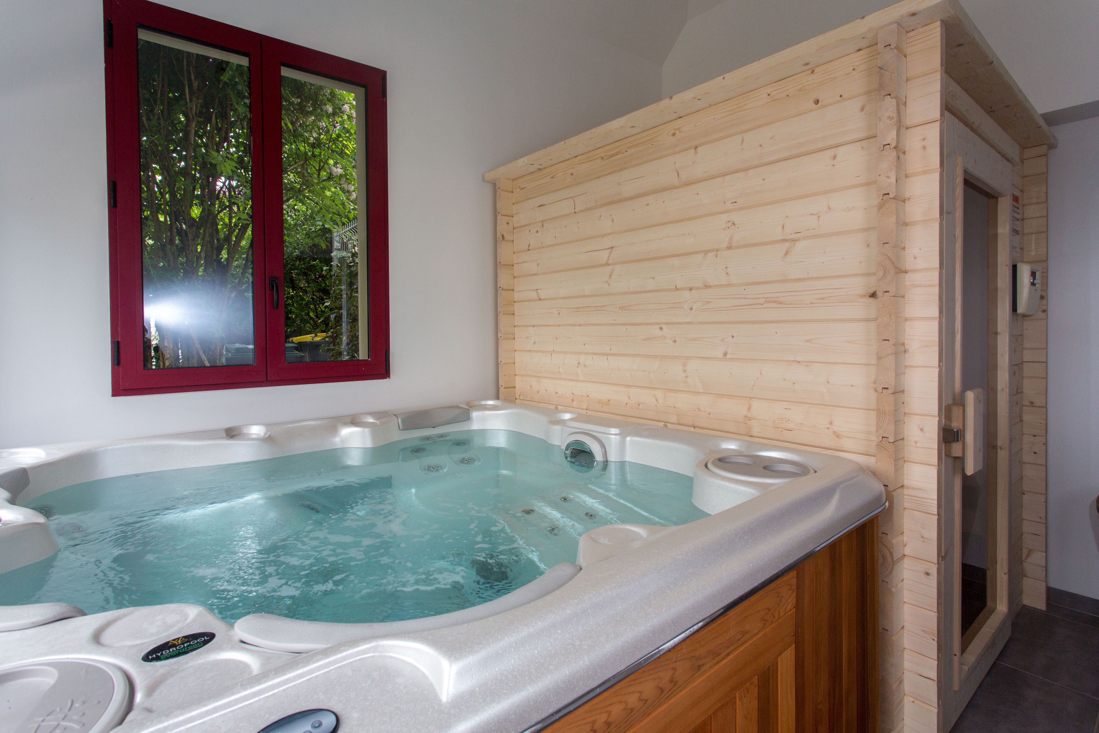 Indoor spa tub