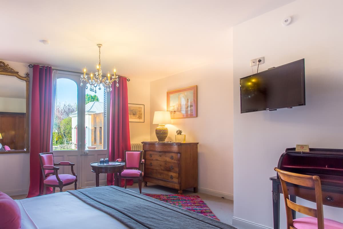 Classic Double Room | Premium bedding, in-room safe, desk, soundproofing