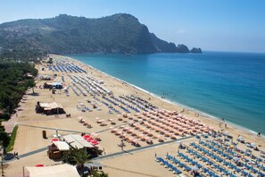 Beach nearby, white sand, beach shuttle, sun-loungers - Kleopatra Miray Hotel (Alanya)