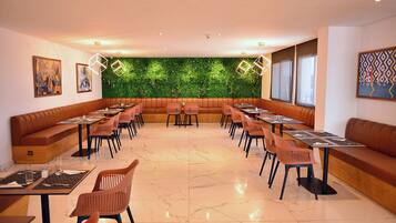 Desayuno buffet incluido todos los días