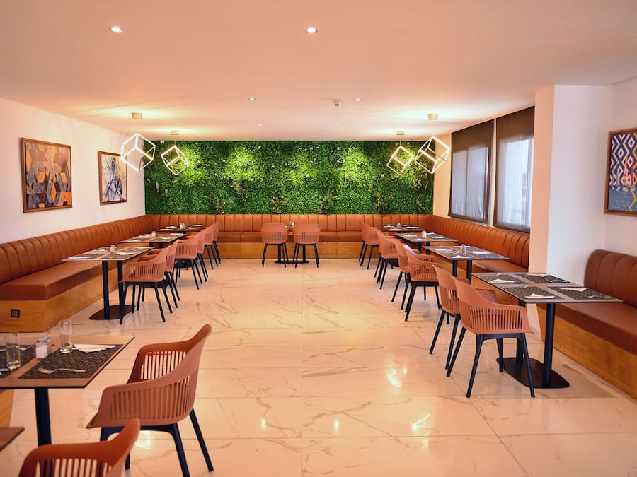 Desayuno bufé gratuito y diario