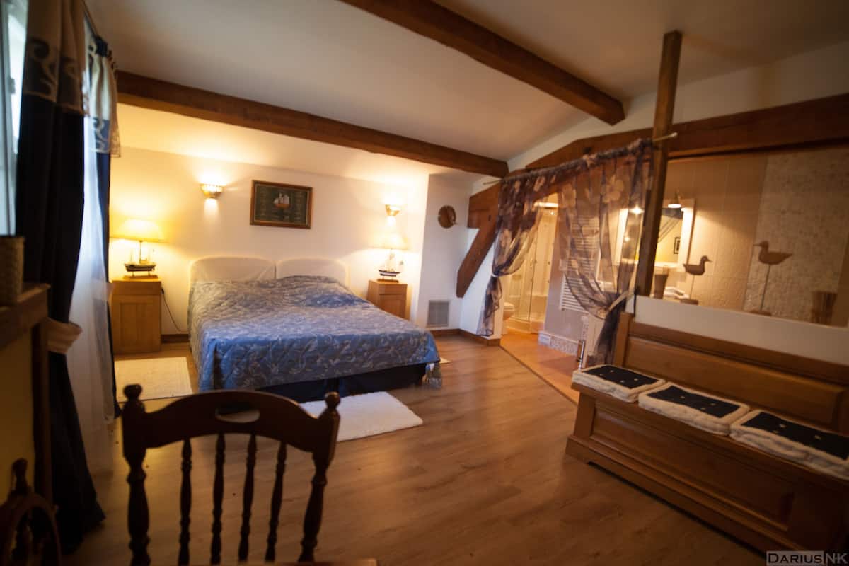Deluxe Room (Havre) | Cribs (surcharge), rollaway beds (surcharge), WiFi (free)