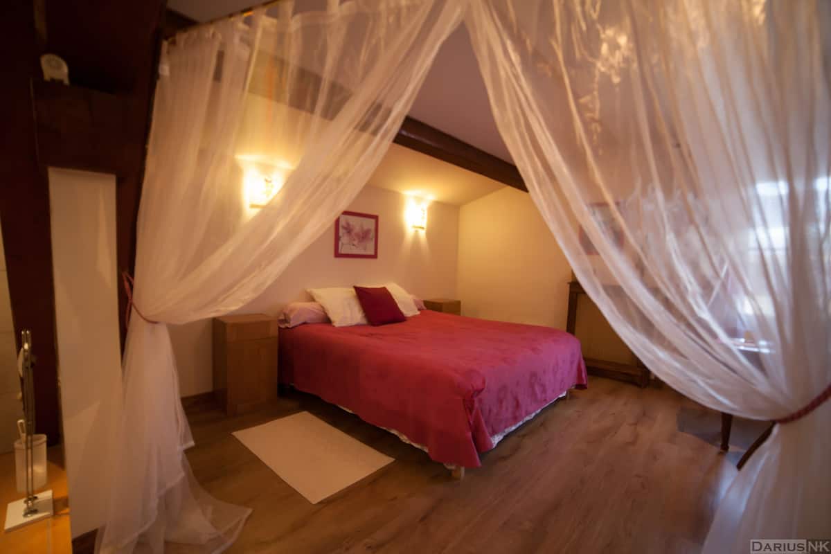 Deluxe Room (Wellington) | Cribs (surcharge), rollaway beds (surcharge), WiFi (free)