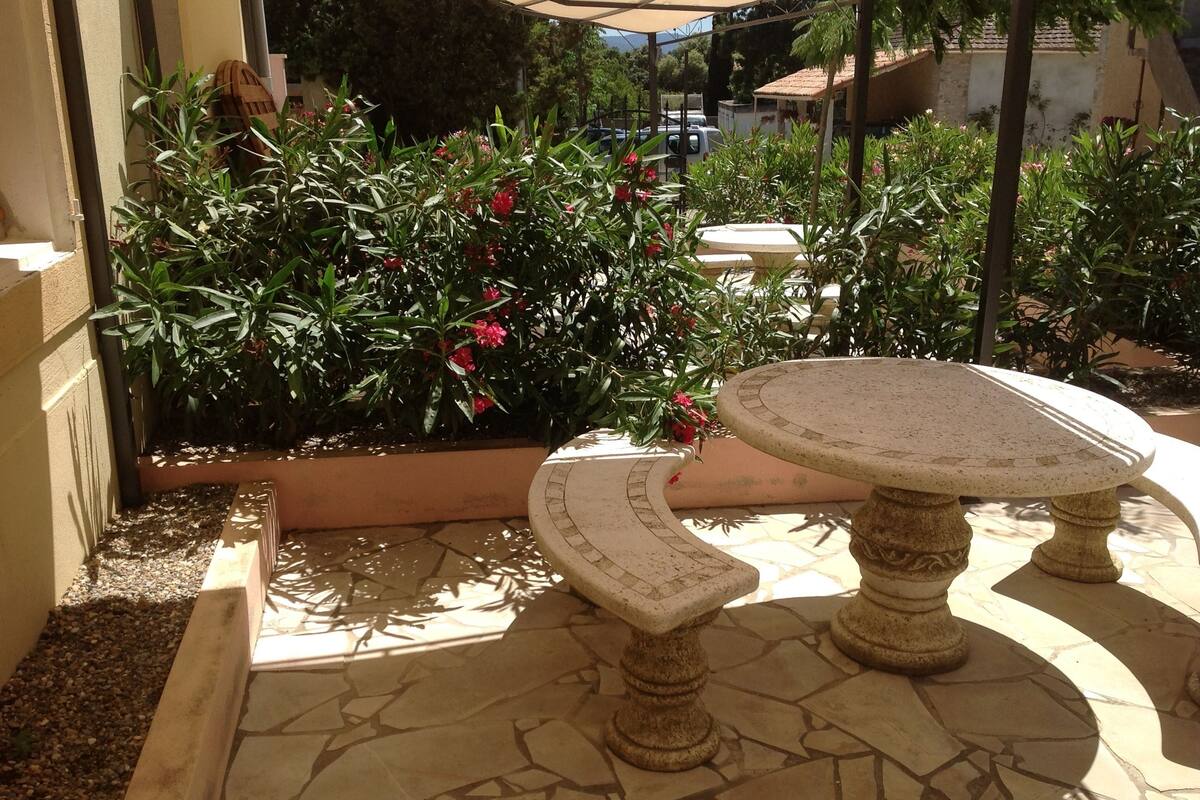 Classic Cottage (Marsanne) | Terrace/patio