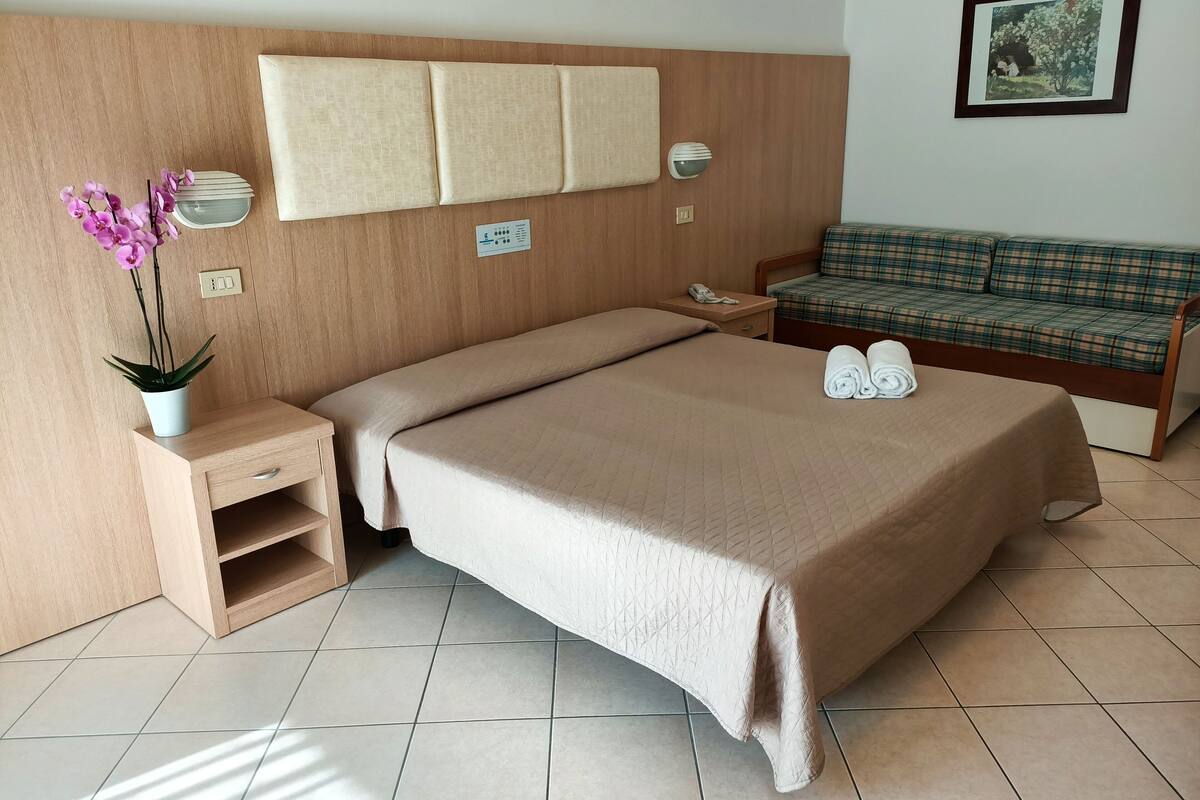 Minibar, in-room safe, desk, cribs (surcharge)