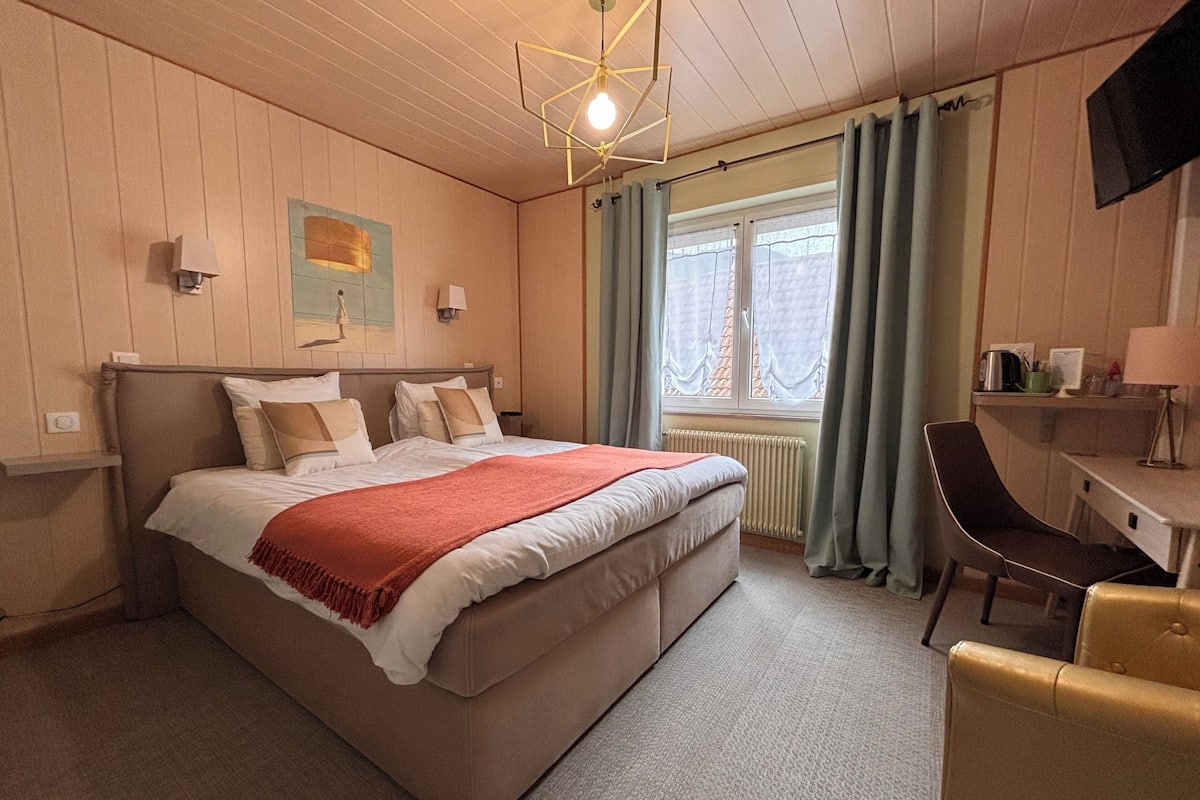 Comfort Double or Twin Room | Premium bedding, in-room safe, desk, soundproofing