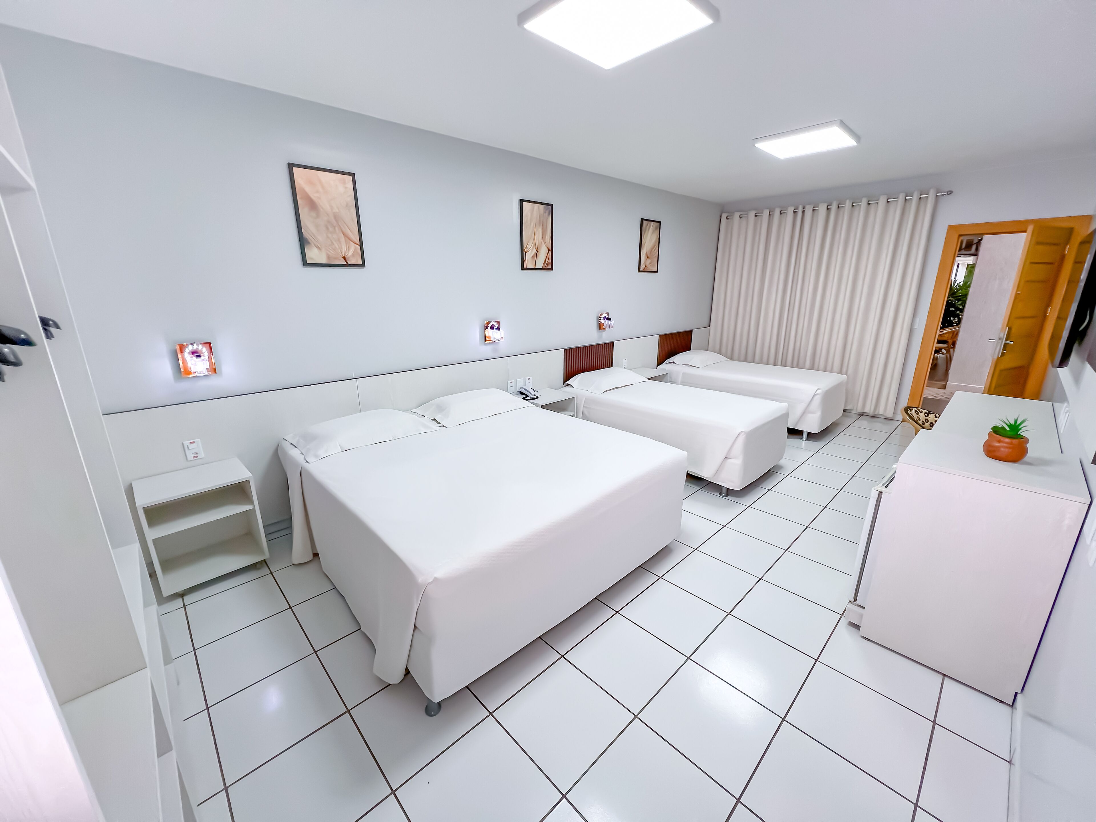 스탠다드 더블룸 | 객실 내 금고, 책상, 암막 커튼, 무료 유아용 침대