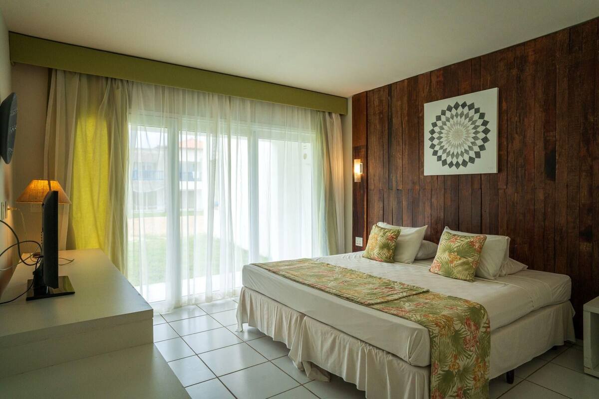 1 bedroom, in-room safe, individually decorated, desk