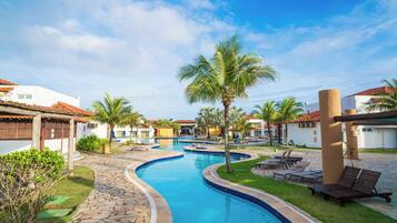 Rum (LUXO II - VISTA PISCINA OU PARCIAL MA) | Värdeförvaringsskåp på rummet, individuell inredning och skrivbord