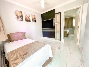 Standard Double Room | Minibar, in-room safe, desk, blackout drapes - DiRoma Resort - Direto com o Grupo DiRoma - acesso ao Acqua Park com café da manhã (Caldas Novas)