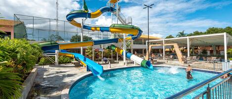 6 piscinas externas, piscina com cascata, guarda-sóis, espreguiçadeiras