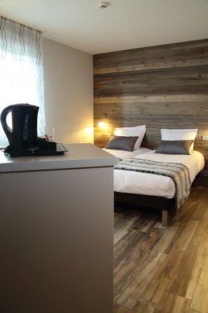Premium bedding, desk, soundproofing, iron/ironing board - Hôtel le Paradis des Loups (Giromagny)