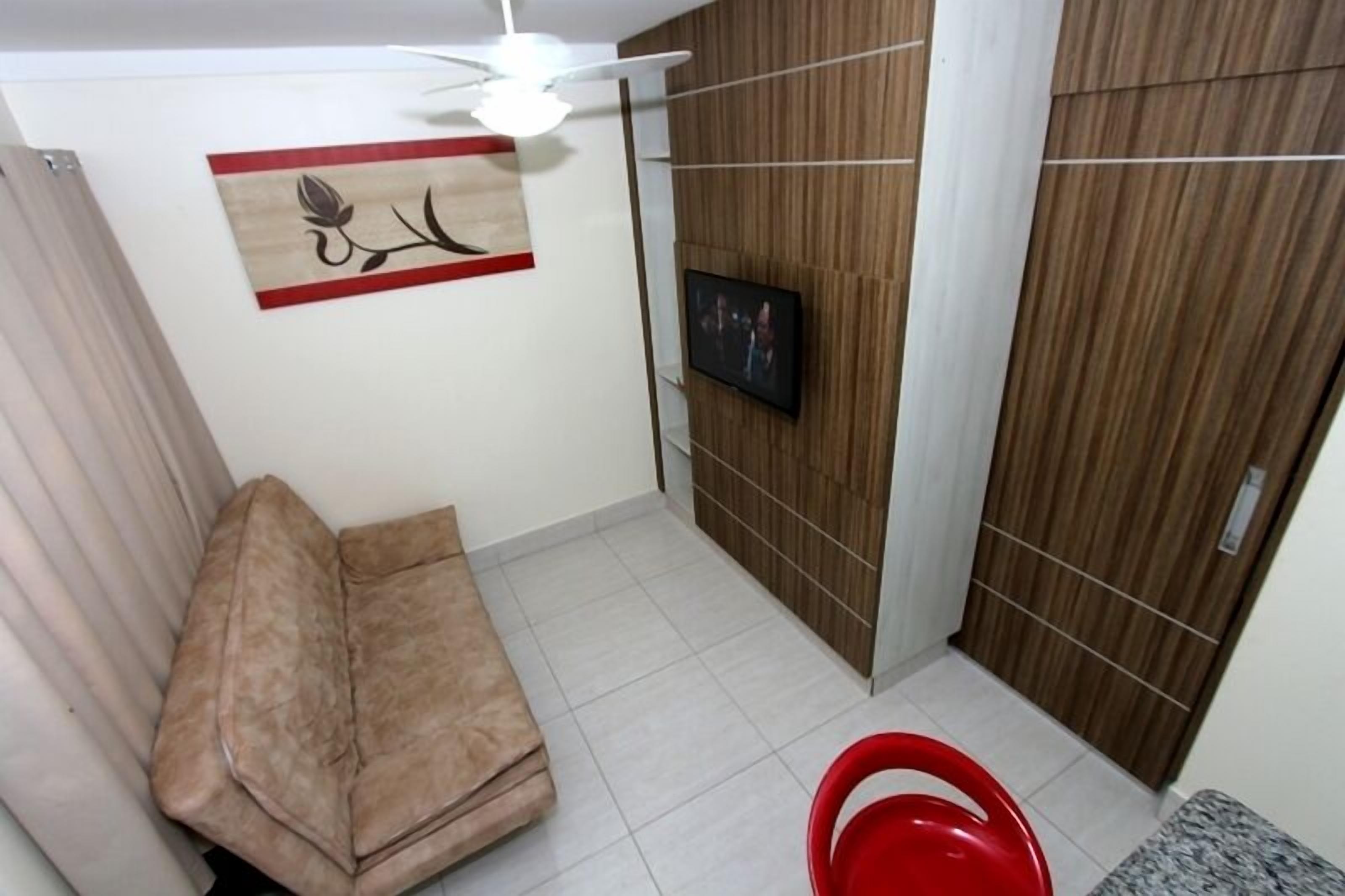 Living room | 32-inch LCD TV with cable channels, TV