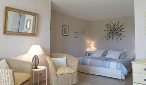 Superior Apartment, 2 Single Beds, Kitchen, Ground Floor - Mas du Clos de l'Escarrat (Jonquieres)