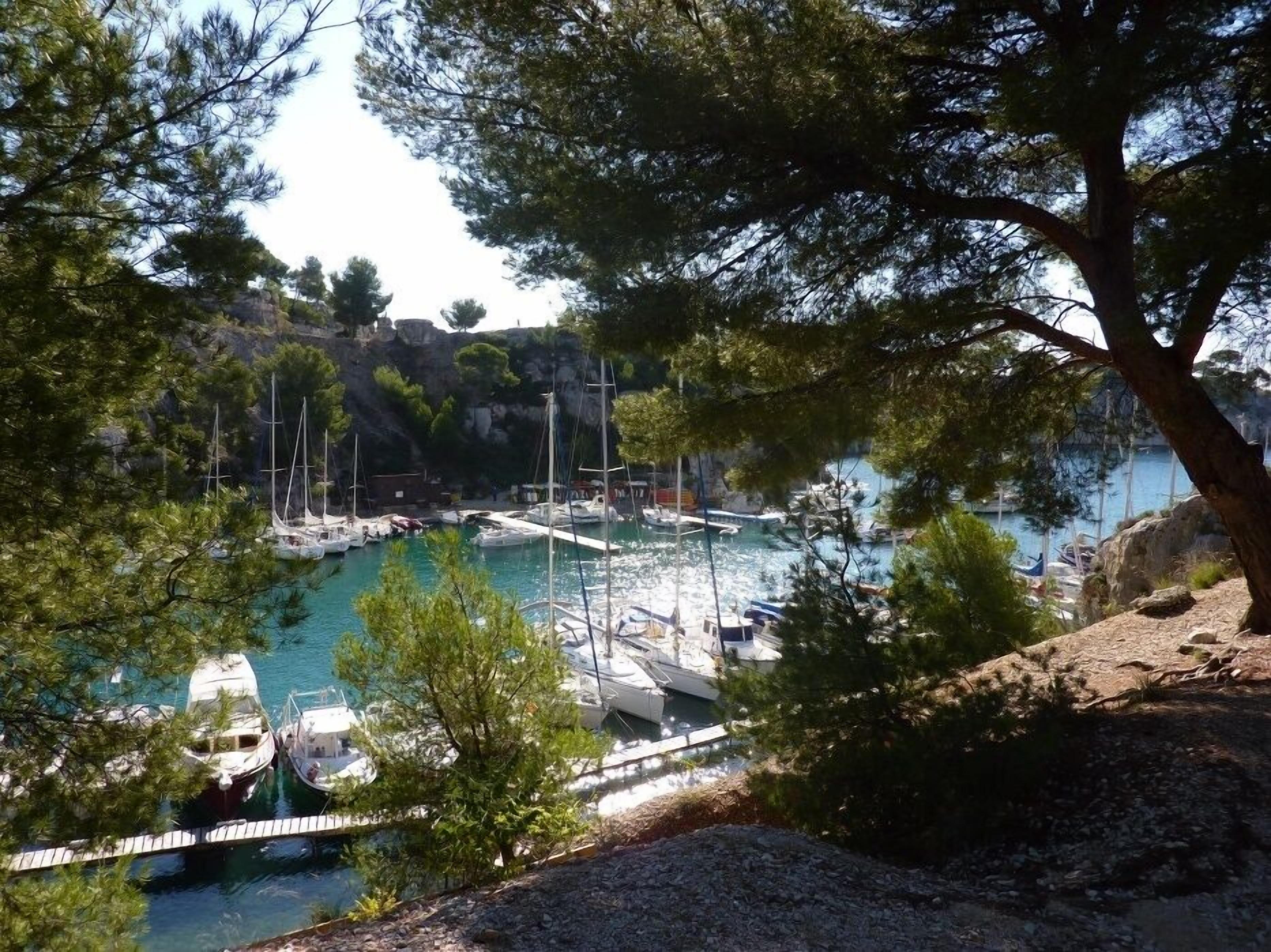 Sun-loungers, beach umbrellas, beach towels