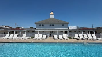 Seasonal outdoor pool