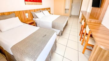 Literie hypoallergénique, minibar, bureau, rideaux occultants