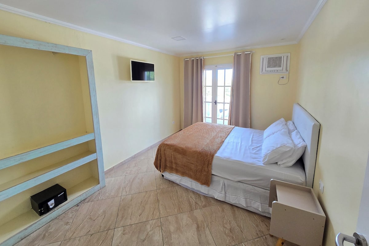 Minibar, in-room safe, blackout drapes, iron/ironing board (on request)