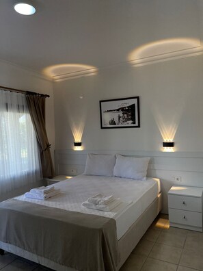 Premium bedding, minibar, in-room safe, desk - Cunda Deniz Hotel (Ayvalik)