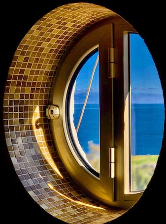 Ducha, artículos de tocador gratuitos, secador de pelo, toallas