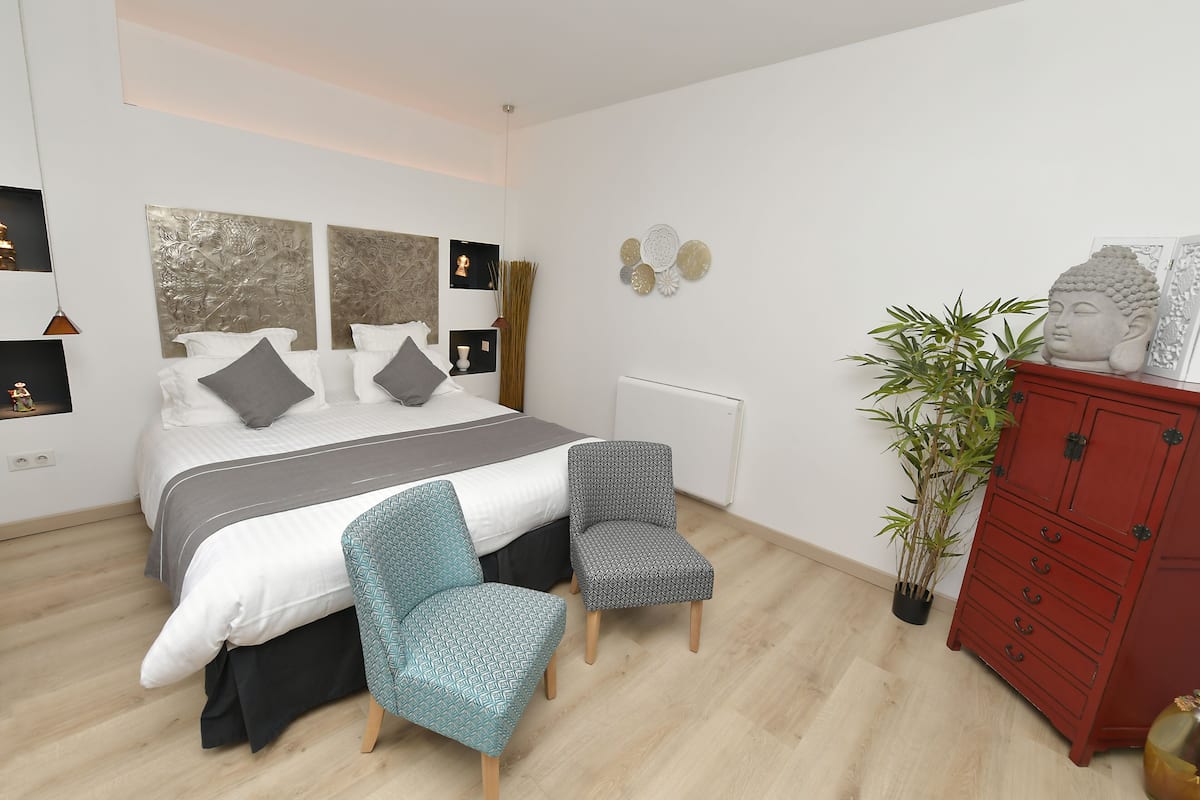 Luxury Double Room, Ensuite, Garden View (Chambre Zen)
