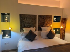 Luxury Double Room, Ensuite, Garden View (Chambre Zen) - Chambres D'hotes La Filature (Saint-Quentin)