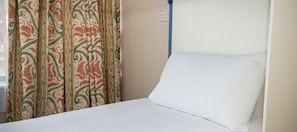 Family Room | Free WiFi, bed sheets - 3 Lakes Hostel (Killarney)