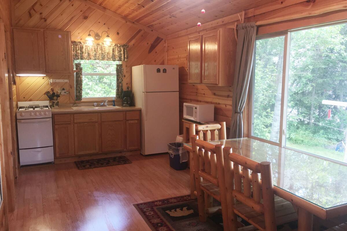 Cabin, 2 Bedrooms, Lakeside | Private kitchen | Coffee/tea maker, fridge, microwave, oven