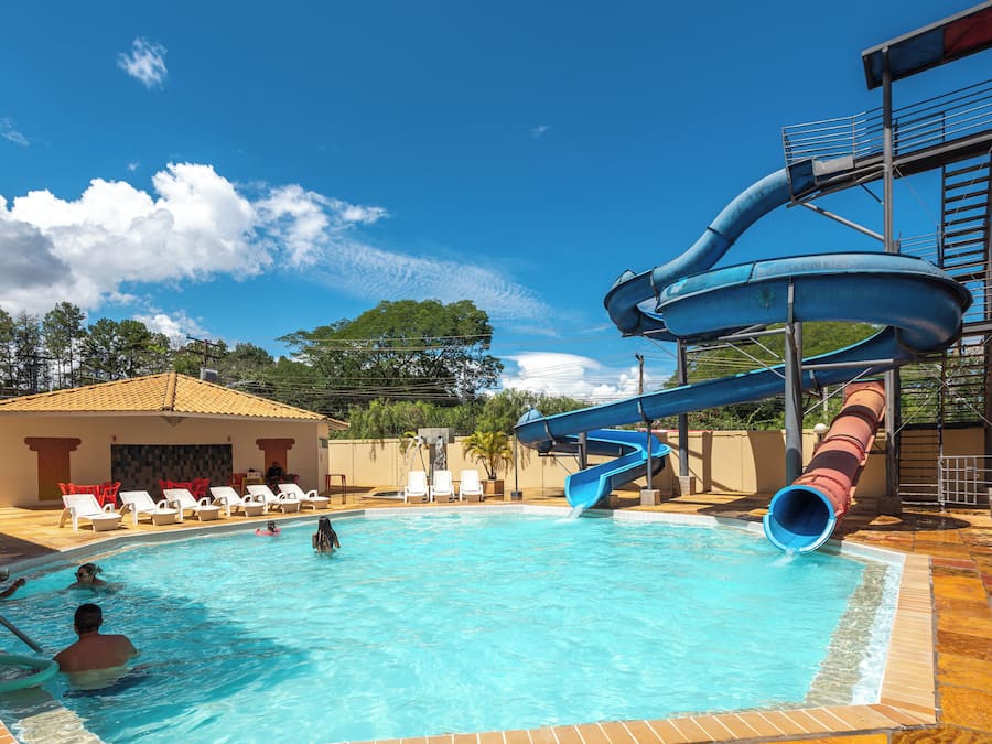 4 outdoor pools, pool umbrellas, pool loungers