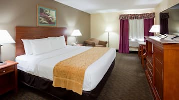 Biancheria da letto di alta qualità, una scrivania, ferro/asse da stiro