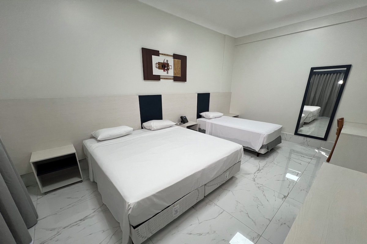 Minibar, escritorio, cortinas blackout y cunas gratuitas