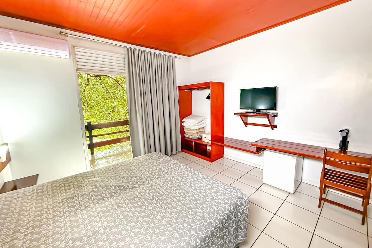 Minibar, escritorio, cortinas blackout y cunas gratuitas