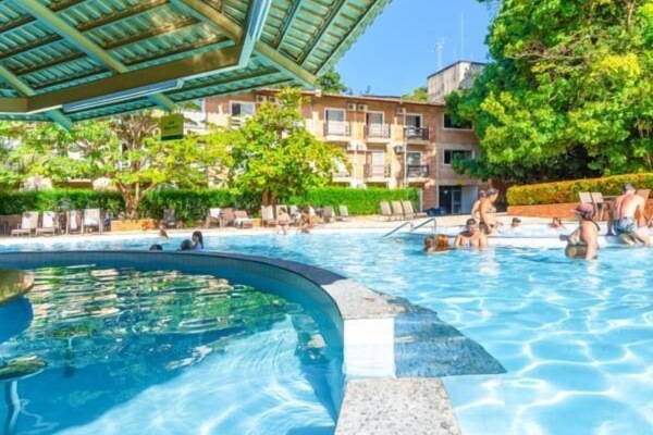 15 outdoor pools, free cabanas, pool umbrellas