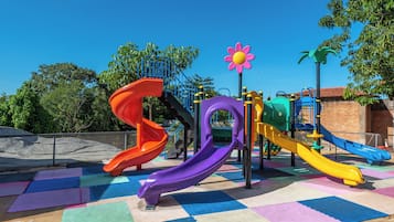 Children’s play area – outdoor